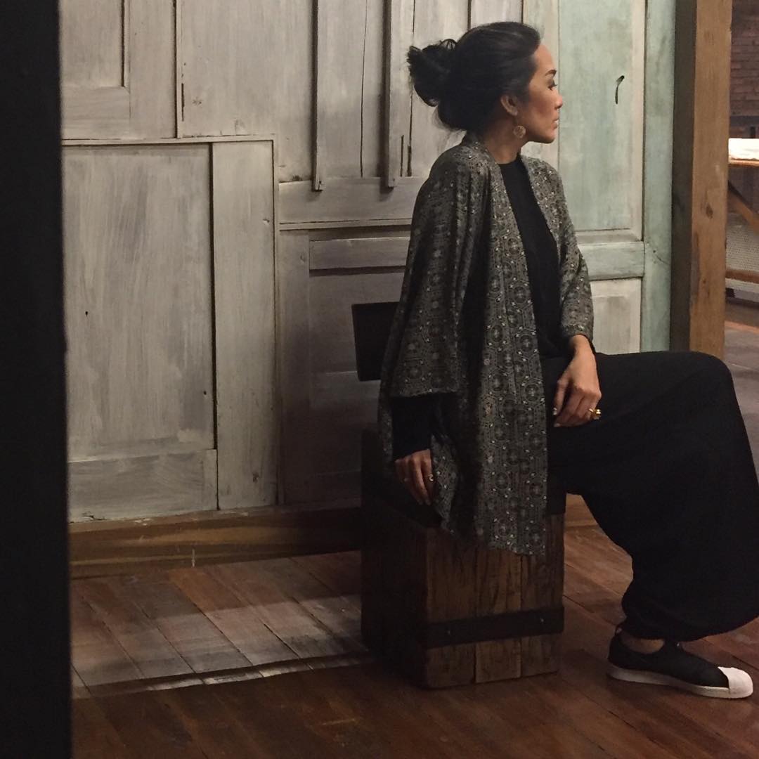 Customer wearing Sumo Vintage